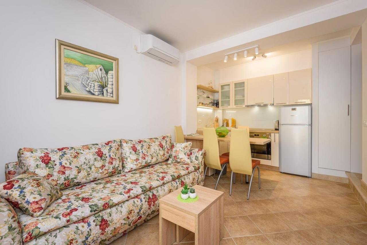 Apartment Jadranka With Sea View In Rogotin Екстер'єр фото