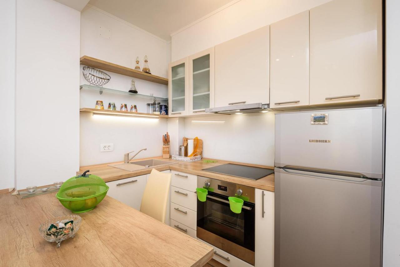 Apartment Jadranka With Sea View In Rogotin Екстер'єр фото